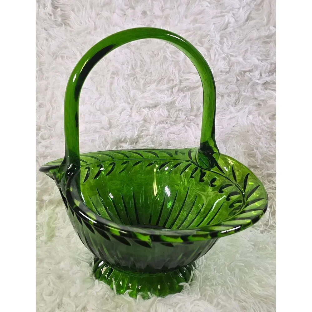 Tiara Exclusive Emerald Green Laurel Basket